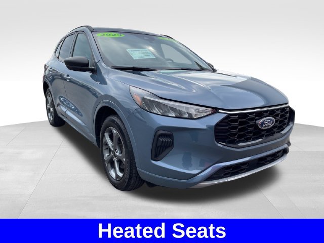 Used 2023 Ford Escape ST-Line w/ Tech Pack #1 AWD/4WD image 7