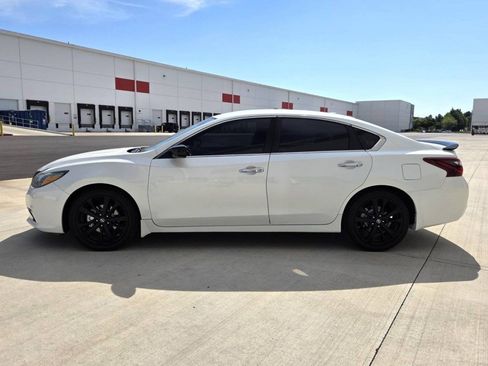 Used 2018 Nissan Altima 2.5 SR w/ SR Midnight Edition FWD image 8