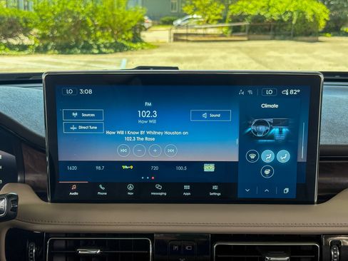 Used 2021 Lincoln Nautilus Reserve FWD image 30