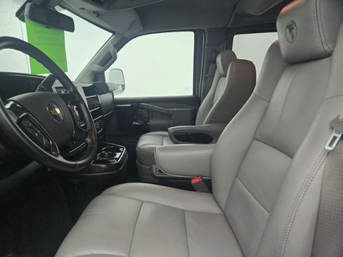 Used 2020 Chevrolet Express 2500 Extended w/ Enhanced Convenience Package image 17