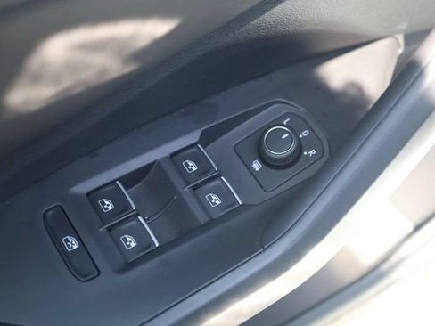 Used 2025 Volkswagen Jetta Sport FWD image 8