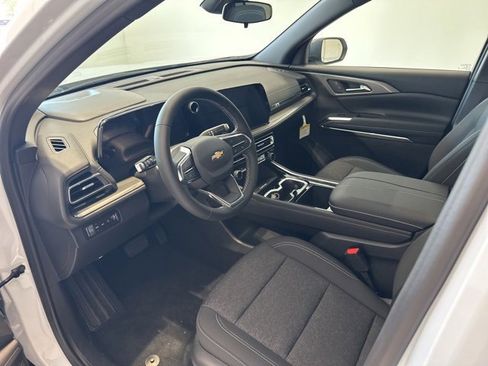 New 2026 Chevrolet Traverse LT w/ Sun and Wheel Package image 8