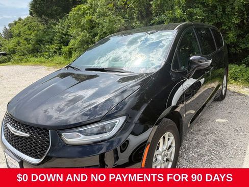 Used 2025 Chrysler Pacifica Select FWD image 1