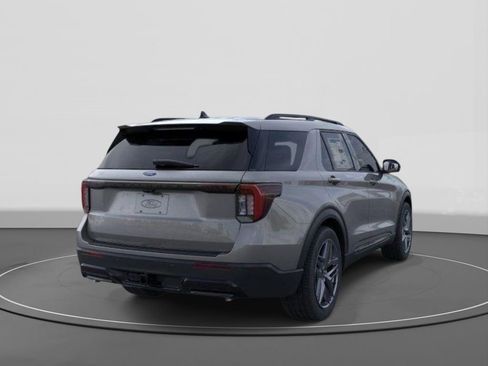 New 2026 Ford Explorer ST-Line w/ ST-Line Street Pack image 8