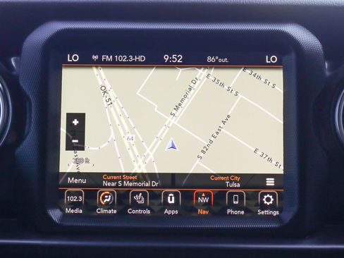 Used 2022 Jeep Wrangler Unlimited Rubicon w/ Trailer Tow Package image 11