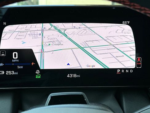 Used 2024 Chevrolet Equinox EV RS image 25