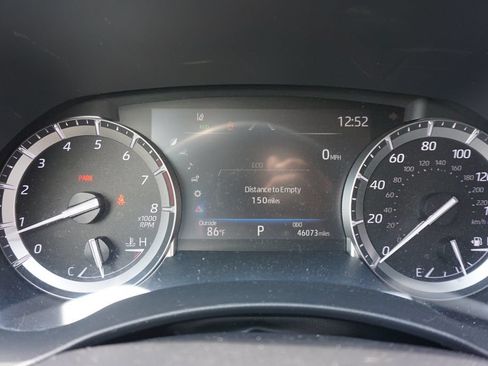Used 2022 Toyota Highlander XLE FWD image 7