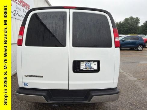 Used 2019 Chevrolet Express 3500 w/ Driver Convenience Package RWD image 10