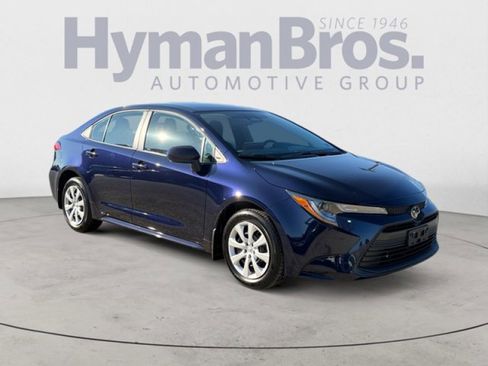 Used 2025 Toyota Corolla LE image 1