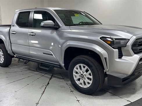 New 2025 Toyota Tacoma SR5 image 3