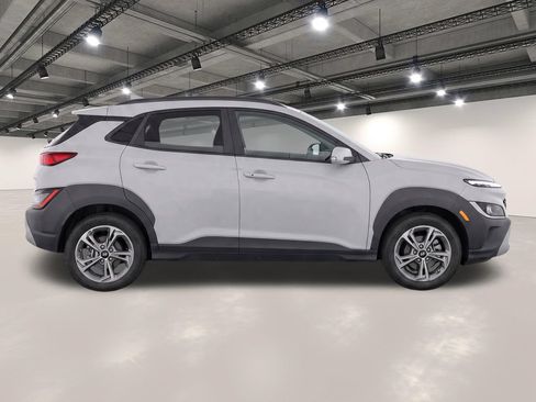 Used 2022 Hyundai Kona SEL w/ Convenience Package FWD image 8