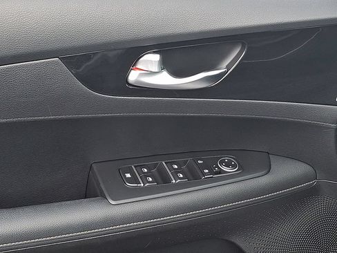 Used 2024 Kia Forte GT-Line w/ GT-Line Premium Package FWD image 13