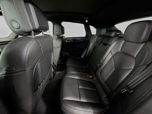 Certified 2026 Porsche Macan AWD/4WD image 25