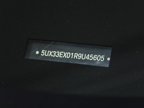 Used 2024 BMW X6 xDrive40i w/ Executive Package image 29