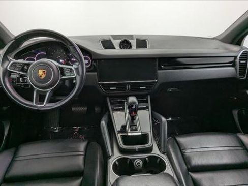 Used 2021 Porsche Cayenne w/ Premium Package AWD/4WD image 23