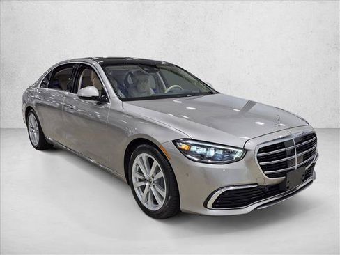 Used 2023 Mercedes-Benz S 500 4MATIC image 3