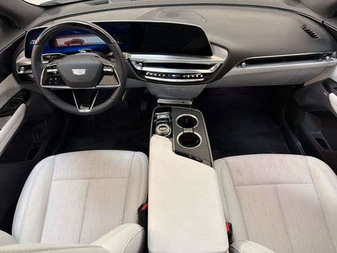 Certified 2024 Cadillac Lyriq Luxury RWD image 16