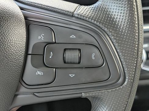 Used 2025 Buick Envista Preferred FWD image 24