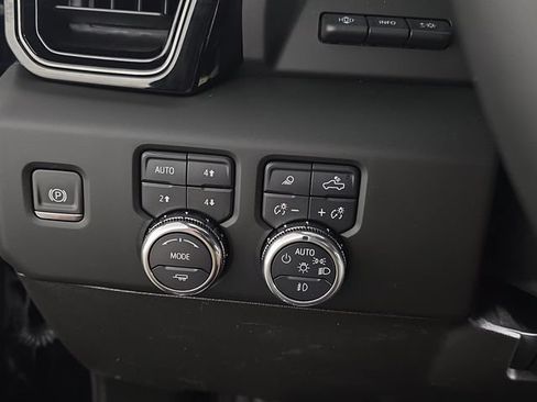 Certified 2025 GMC Sierra 2500 AT4 w/ AT4 Premium Plus Package AWD/4WD image 24