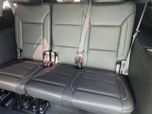 Used 2023 GMC Yukon XL Denali w/ Advanced Technology Package image 11