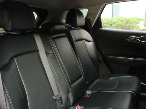 Used 2024 Kia Sportage EX FWD image 21