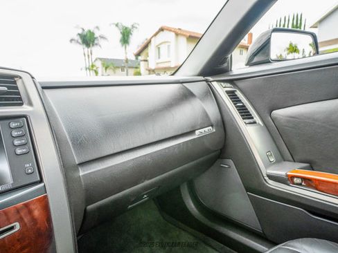Used 2006 Cadillac XLR image 57