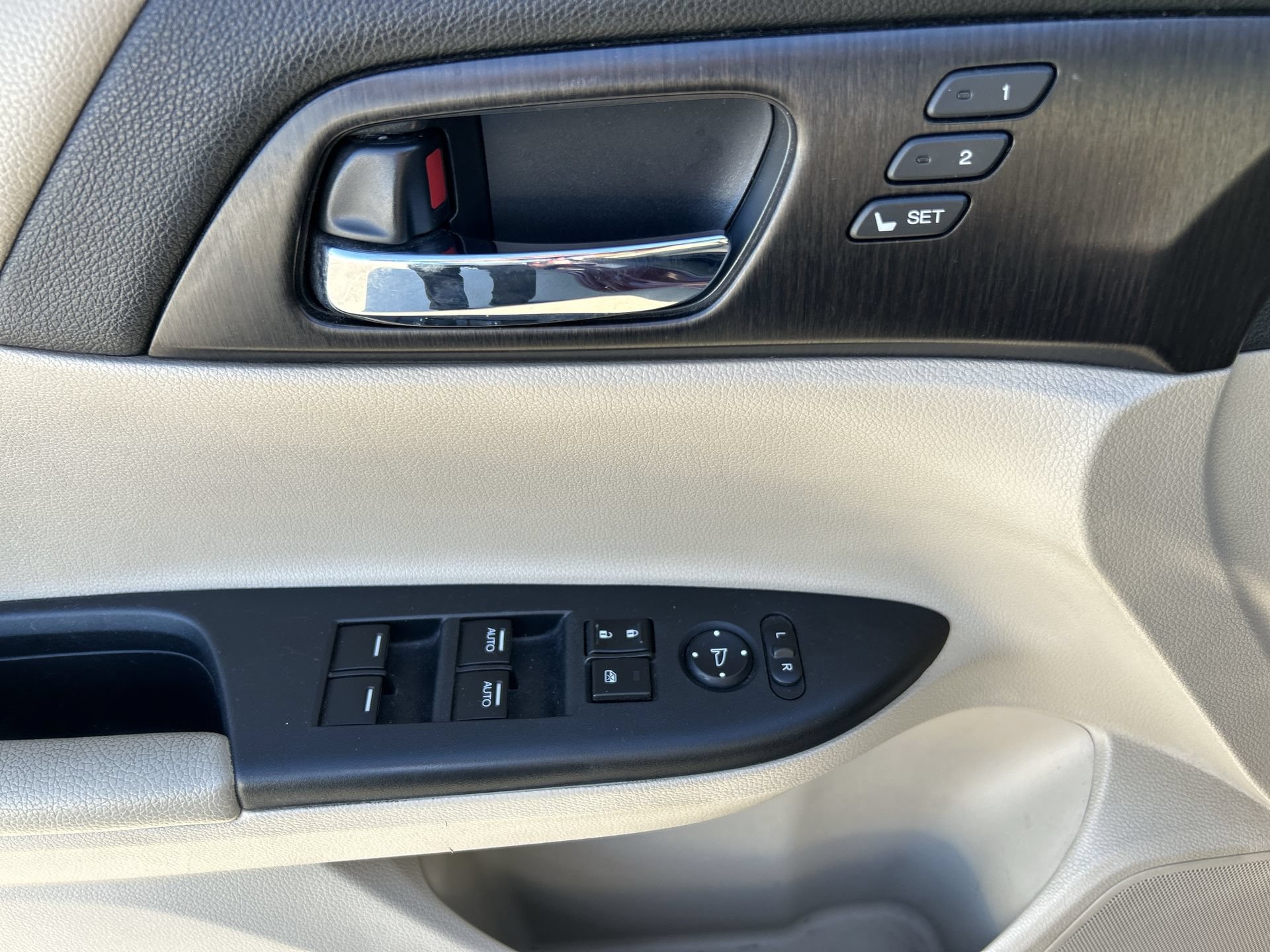 Used 2014 Honda Accord EX-L image 15