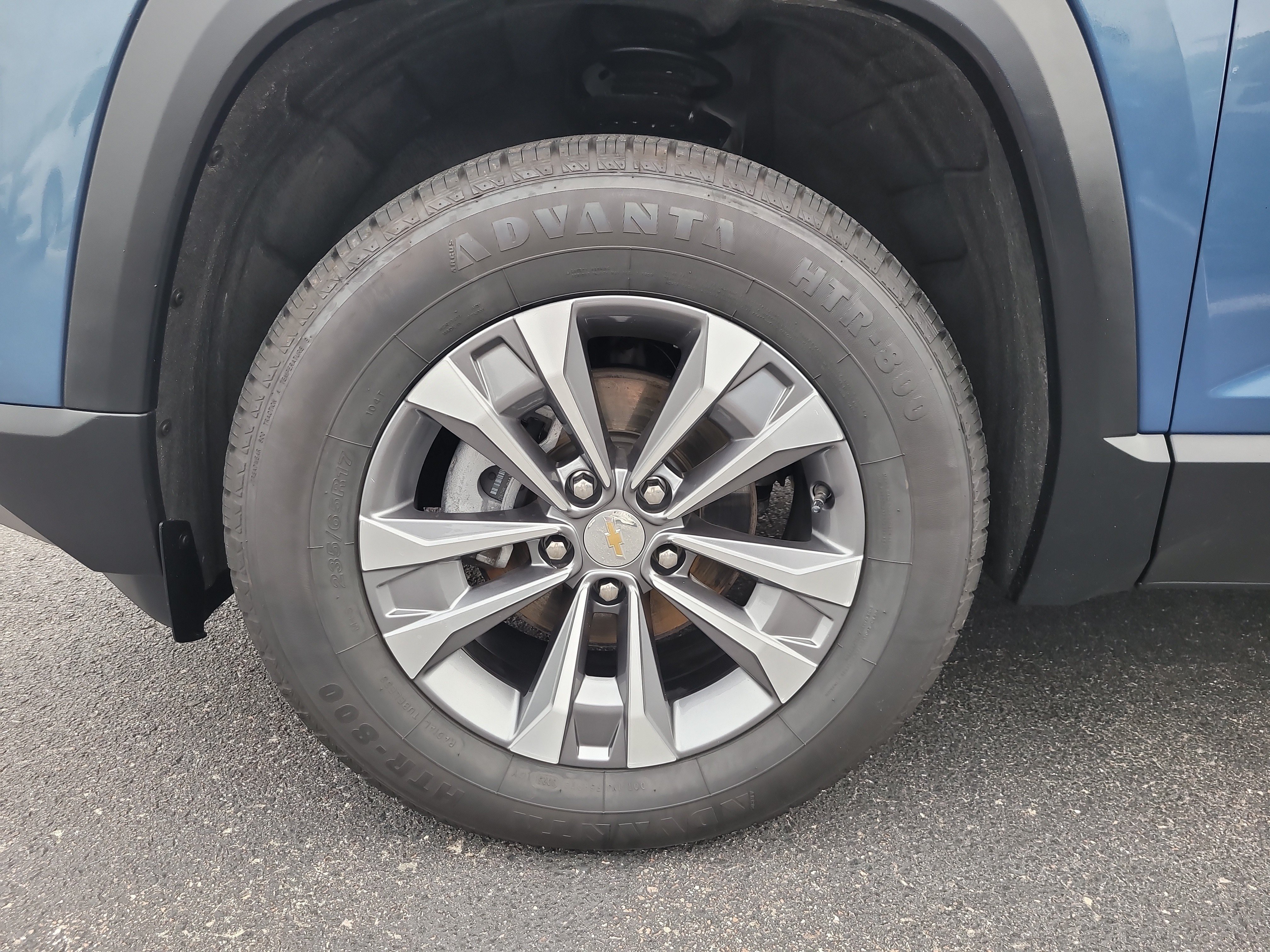 Used 2025 Chevrolet Equinox LT w/ Convenience Package II FWD image 9