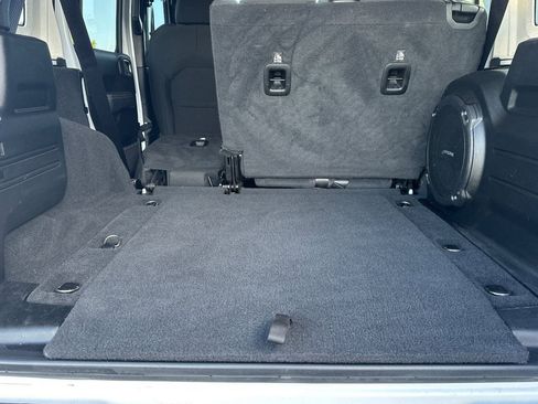 Used 2021 Jeep Wrangler Unlimited Sahara image 18