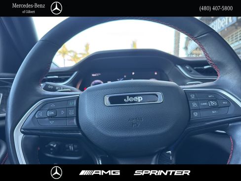Used 2022 Jeep Grand Cherokee Trailhawk w/ Luxury Tech Group III AWD/4WD image 31