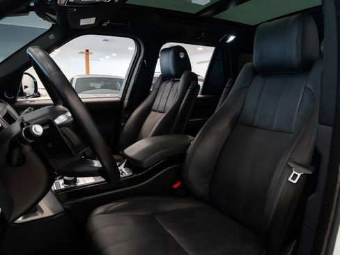 Used 2017 Land Rover Range Rover HSE AWD/4WD image 18