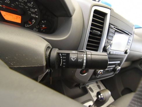 Used 2018 Nissan Frontier SV AWD/4WD image 27