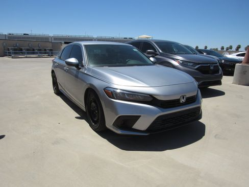 Used 2023 Honda Civic LX image 2