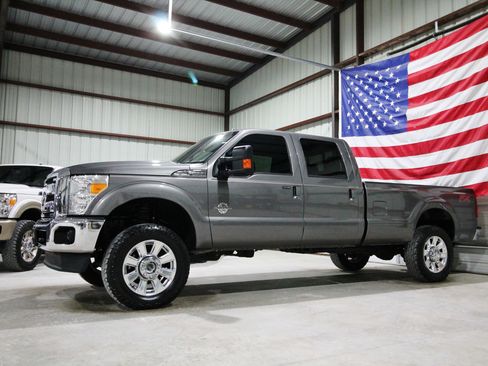 Used 2014 Ford F350 Lariat w/ Lariat Ultimate Package image 4