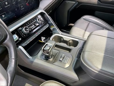 Used 2024 GMC Sierra 1500 Denali AWD/4WD image 13