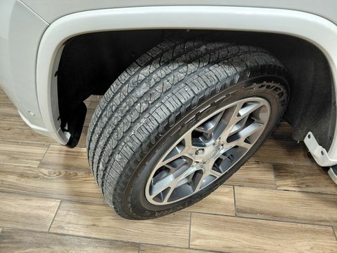 Certified 2021 Jeep Grand Cherokee Overland image 43