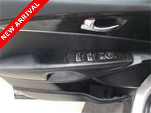Used 2016 Kia Sorento LX w/ LX Convenience Package image 7