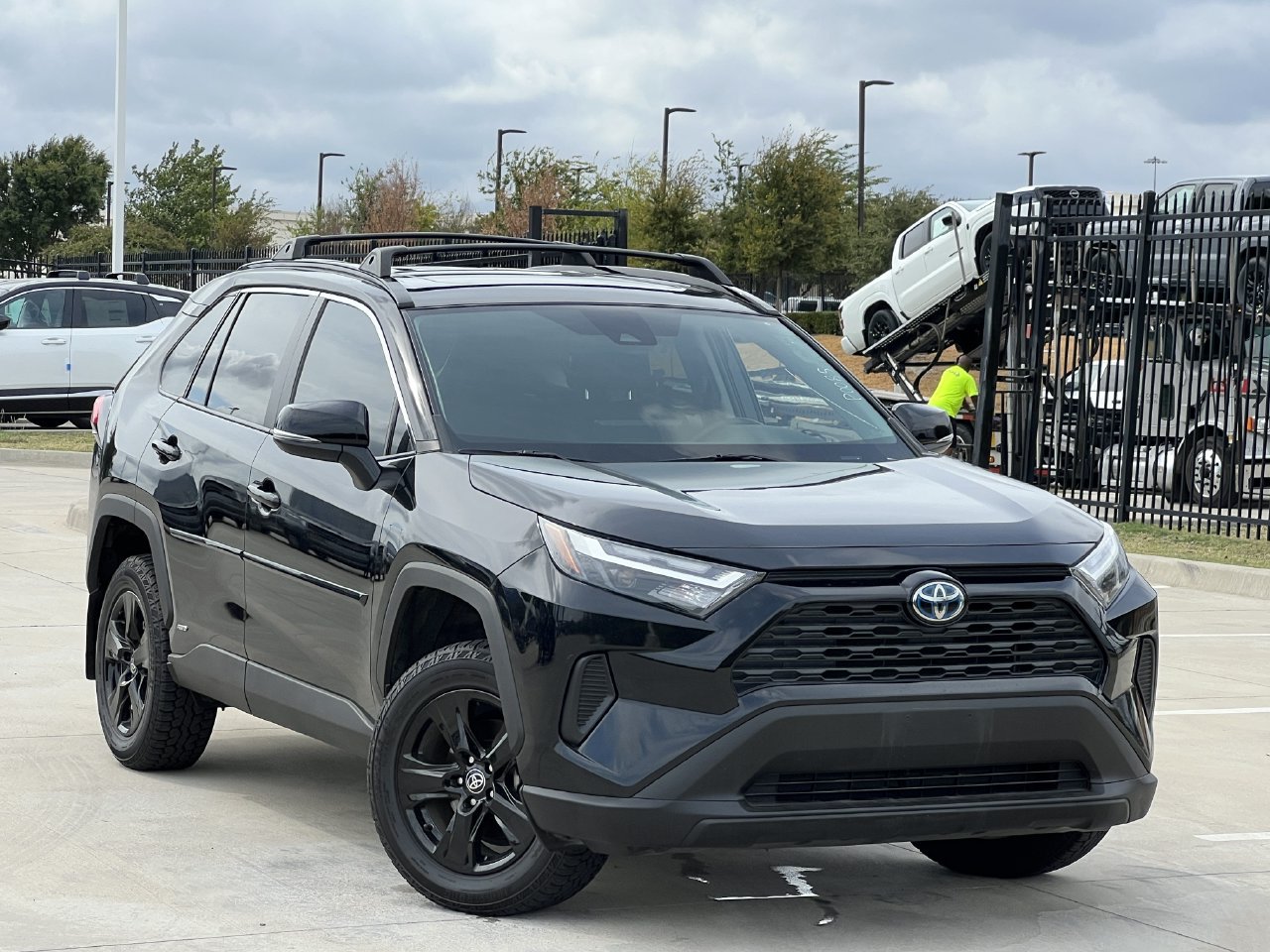 Used 2023 Toyota RAV4 XLE w/ Convenience Package AWD/4WD image 1