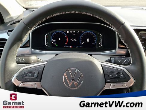Used 2025 Volkswagen Taos SEL image 20
