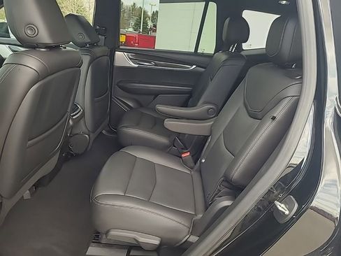 Used 2022 Cadillac XT6 Sport w/ Technology Package image 18