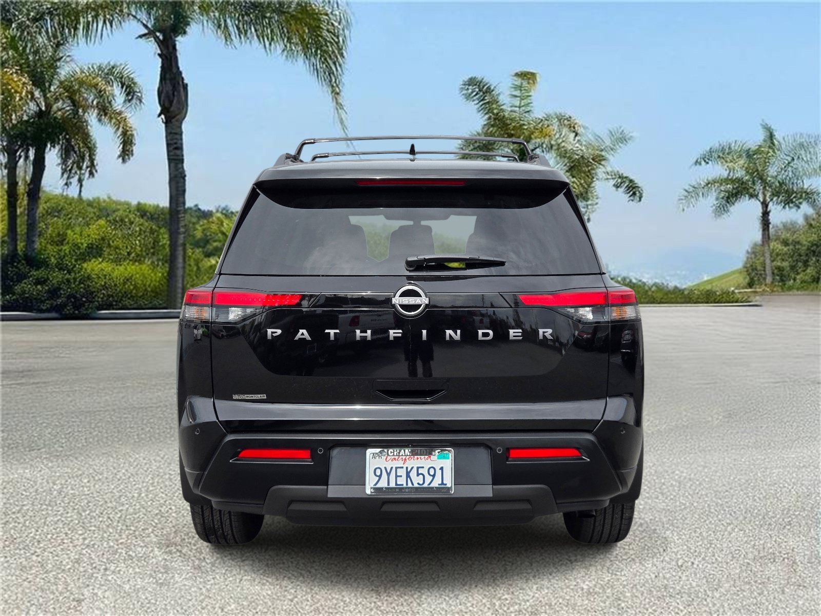 Used 2026 Nissan Pathfinder SV FWD image 5