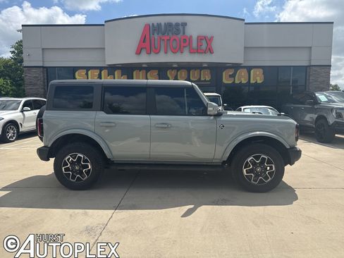 Used 2024 Ford Bronco Outer Banks image 1