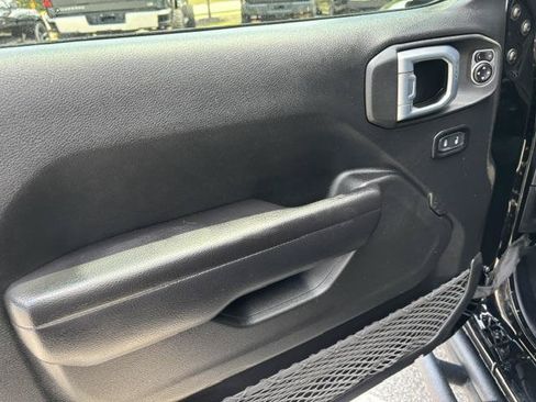 Used 2021 Jeep Wrangler Rubicon AWD/4WD image 7