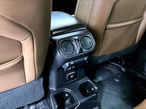 Used 2021 Jeep Gladiator Overland AWD/4WD image 30