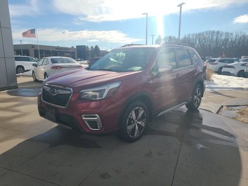 Used 2021 Subaru Forester Touring image 3