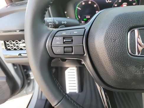 Used 2025 Honda Accord Sport image 19