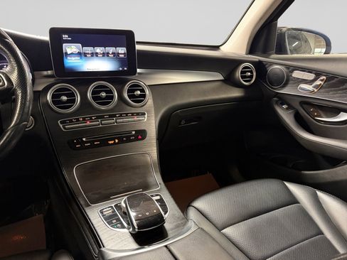 Used 2016 Mercedes-Benz GLC 300 4MATIC w/ Multimedia Package image 21