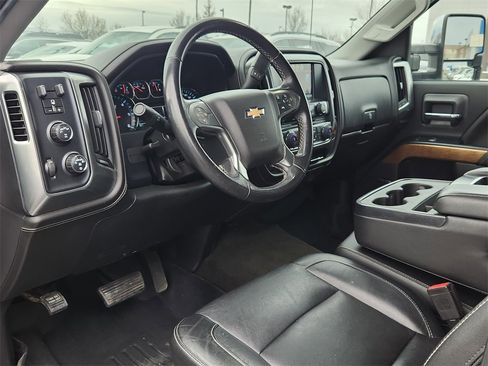 Used 2018 Chevrolet Silverado 1500 LTZ w/ Max Trailering Package image 8