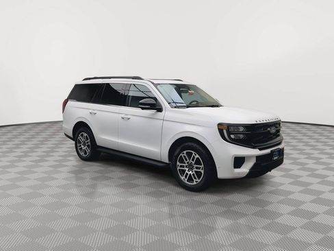 Used 2025 Ford Expedition Active AWD/4WD image 41
