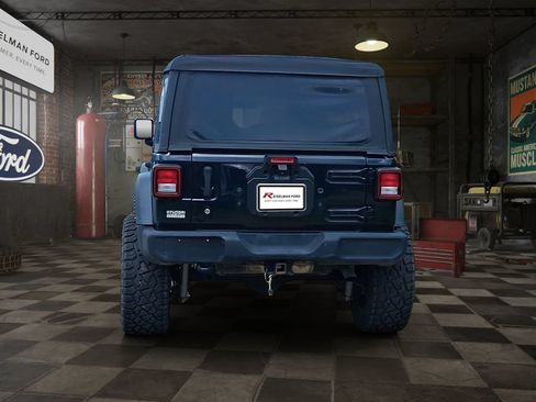 Used 2018 Jeep Wrangler Unlimited Sport S AWD/4WD image 5